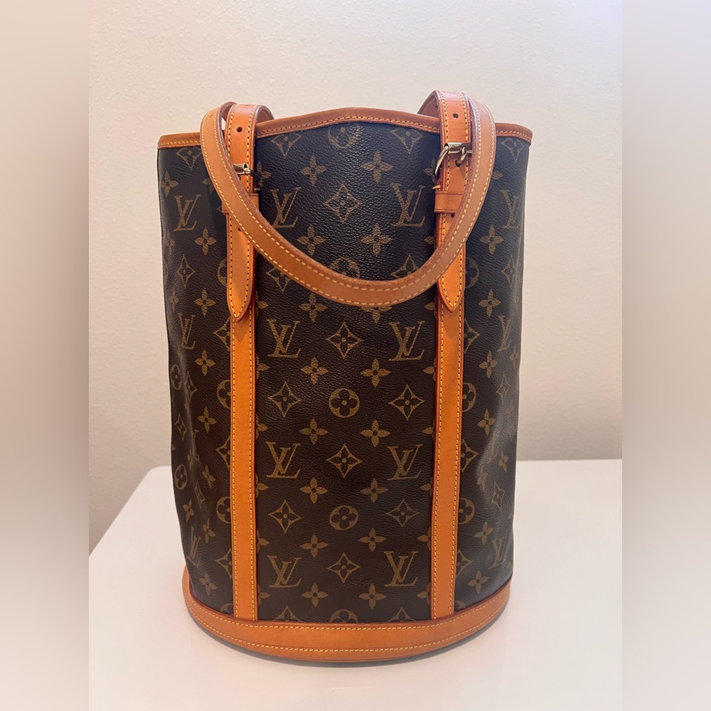 Louis Vuitton Bucket GM Monogram